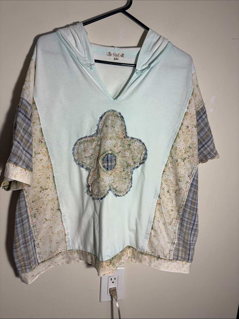 Mint Green Patchwork Hooded Short Sleeve Tee with Floral Applique